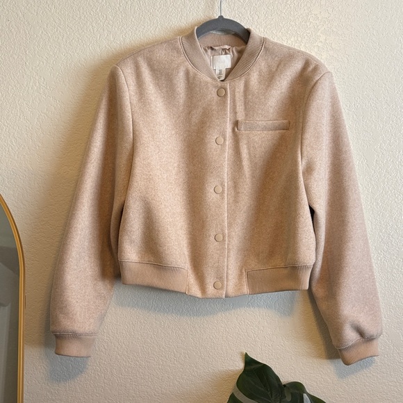 H&M Jackets & Blazers - H&M Light Tan Bomber Jacket Size M